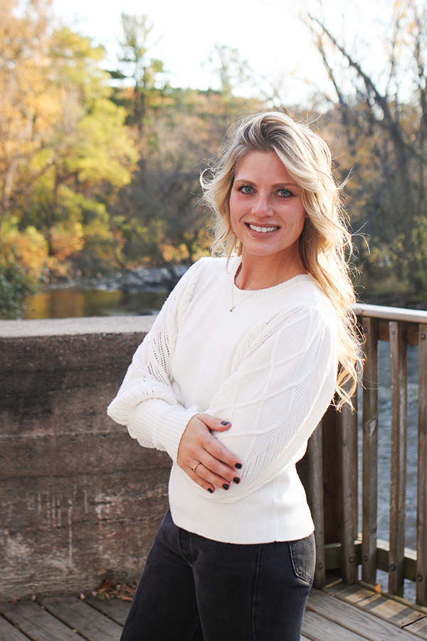 Portrait of Brandi Bahr, REALTOR®.