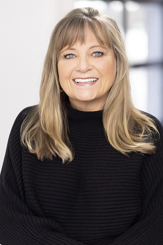 Portrait of Jennifer Haas, REALTOR®.